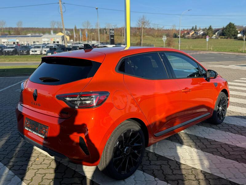 Fahrzeugabbildung Clio *BOSE* Bild 6 von 12