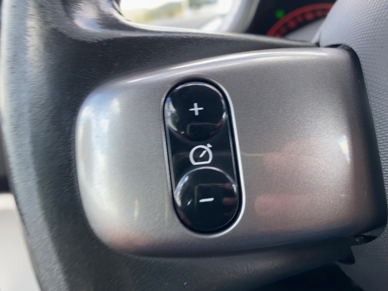 Fahrzeugabbildung Twingo ZEN SCe 65 Start & Stop Bild 14 von 21