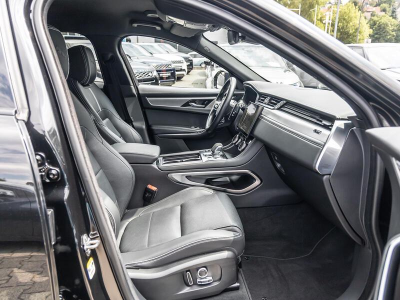 Fahrzeugabbildung F-Pace BLACK PACK WINTER PAKET Bild 7 von 20