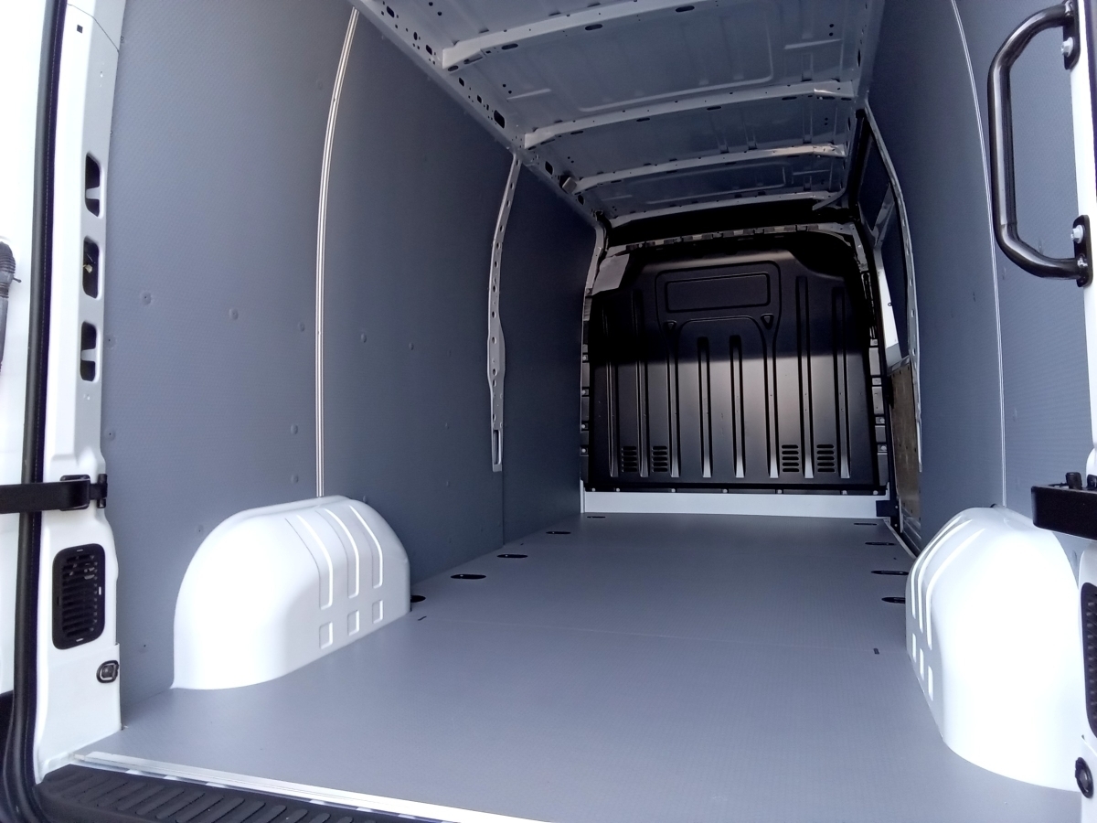 Renault Master – Bild 12