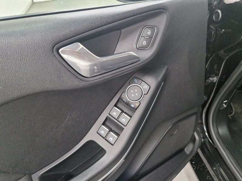 Fahrzeugabbildung Fiesta 1.0 EcoBoost MHEV Titanium Bild 20 von 27