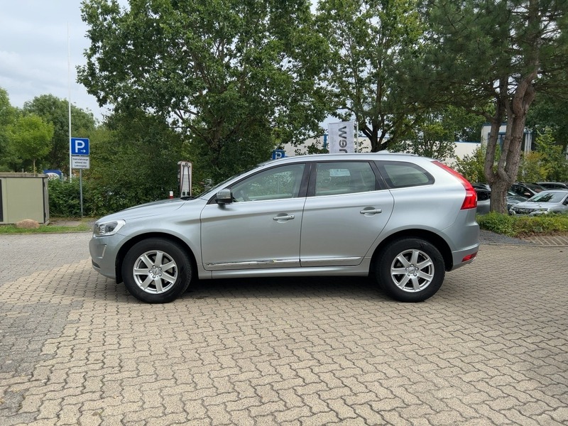 Fahrzeugabbildung XC60  *Pano,Klima,PDC,SHZ* Bild 2 von 15