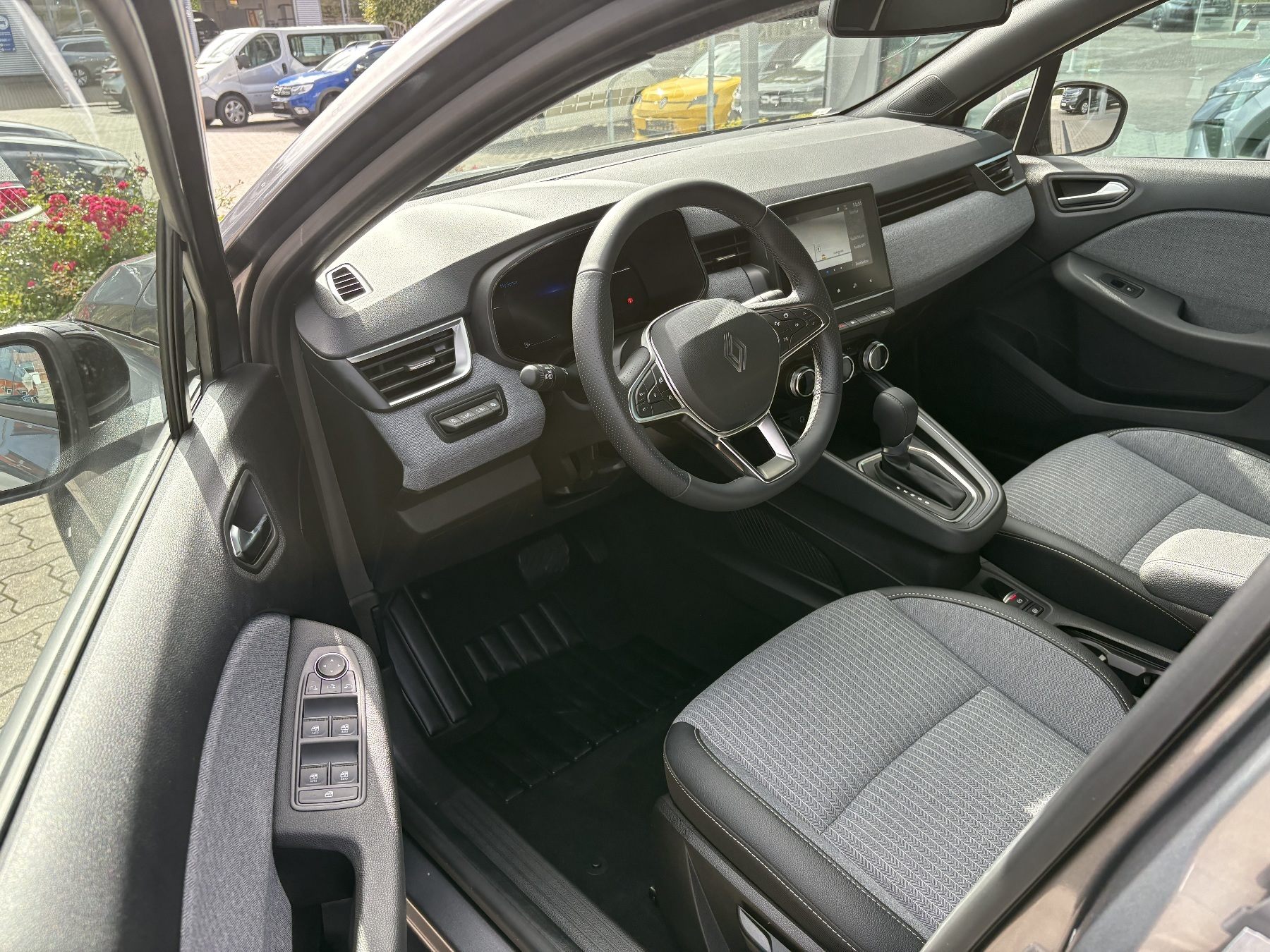 Renault Clio – Bild 8
