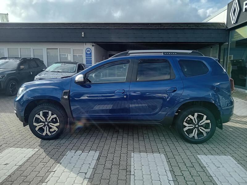 Fahrzeugabbildung Duster Abn.AHK,GJR,Kamera Bild 2 von 15