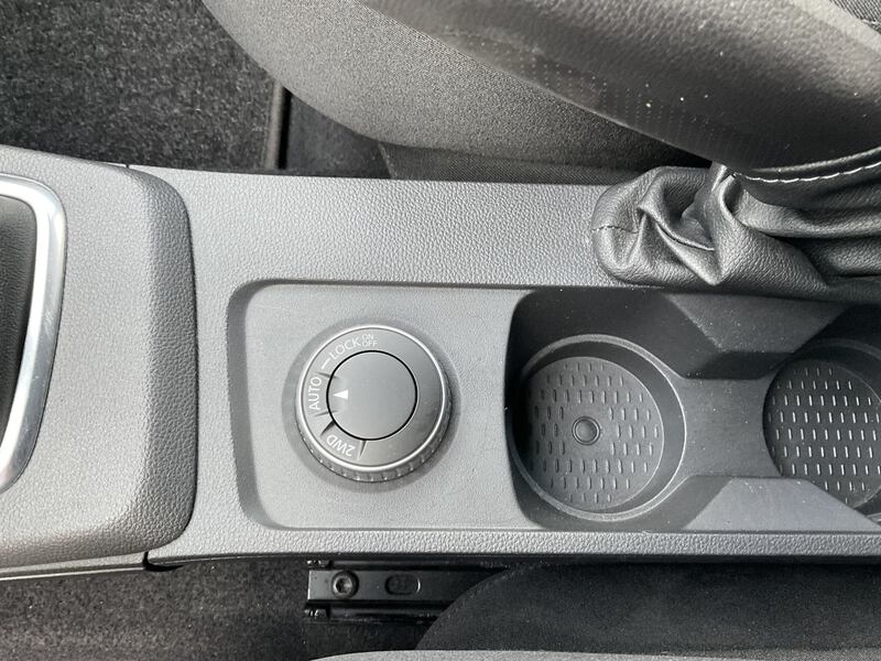 Fahrzeugabbildung Duster *Allrad*Navi* Bild 12 von 24