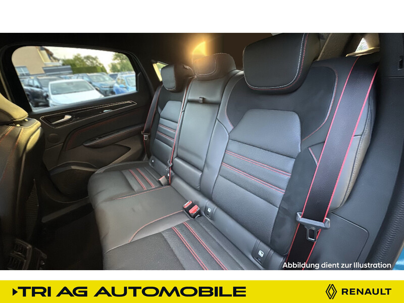 Fahrzeugabbildung Arkana OSE-Soundsystem Autobahn- und Stauassistent RS Bild 10 von 24