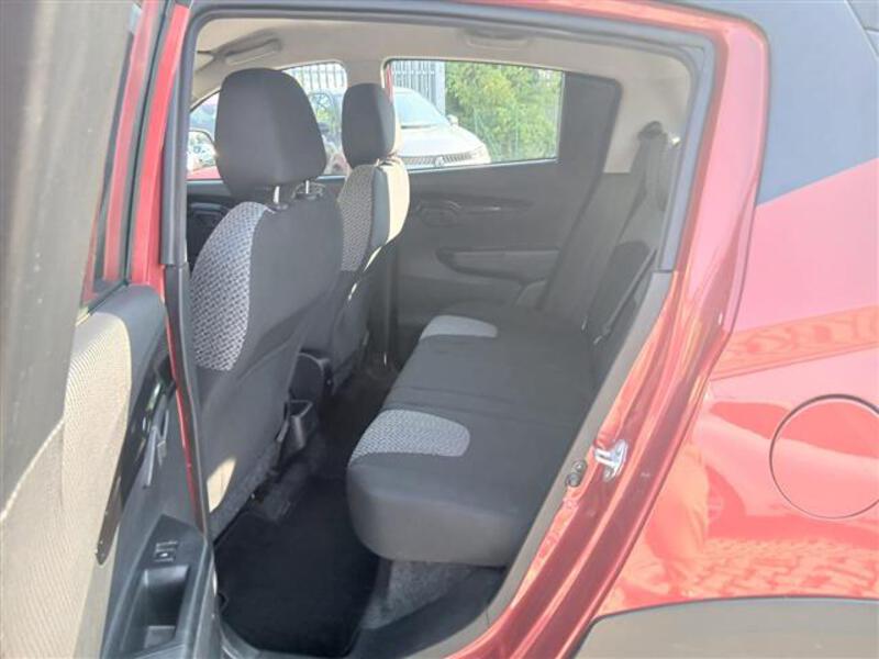 Mahindra KUV100