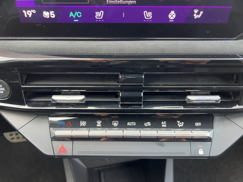 Fahrzeugabbildung Clio PDC BT Bild 16 von 23