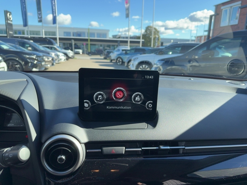 Fahrzeugabbildung 2 1.5 SKYACTIV-G 75 Exclusive-Line Bild 11 von 15