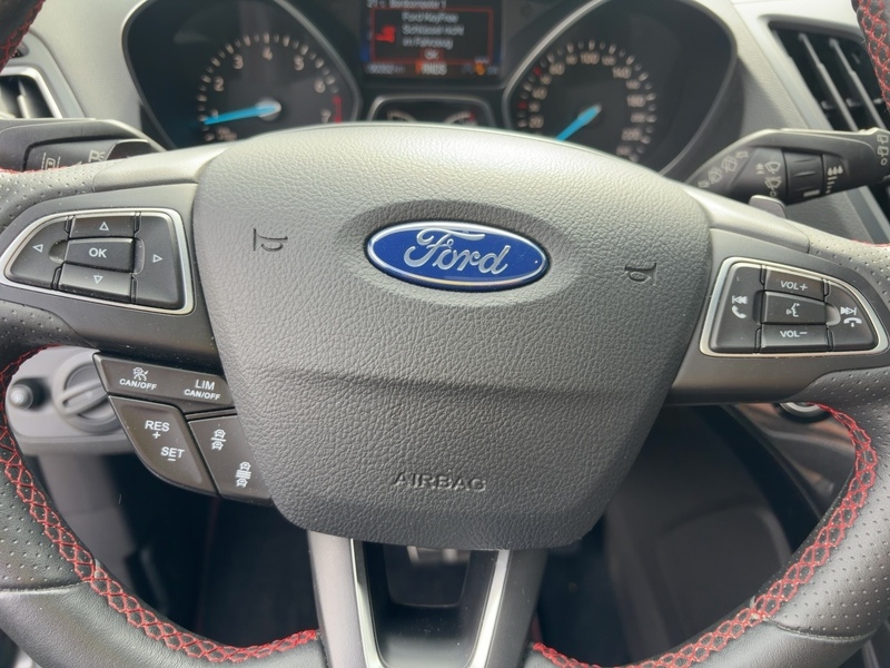 Fahrzeugabbildung Kuga 1.5 EcoBoost ST-Line 4x4 Start/Stopp Bild 18 von 26