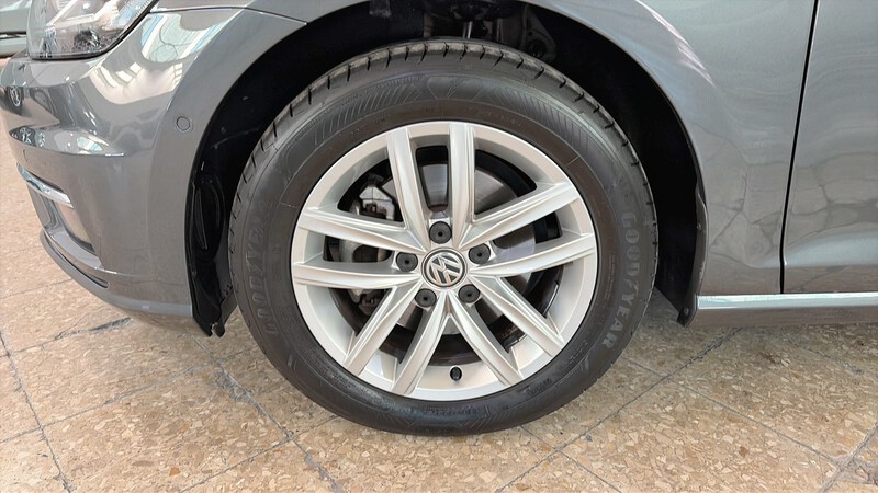 Volkswagen Golf VII
