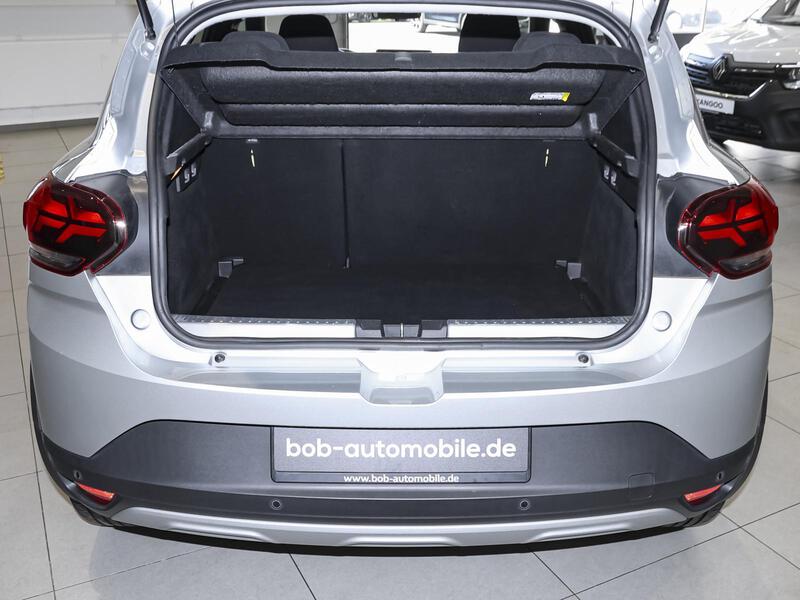 Fahrzeugabbildung Sandero NAVI PDC RFK TWA Bild 8 von 15
