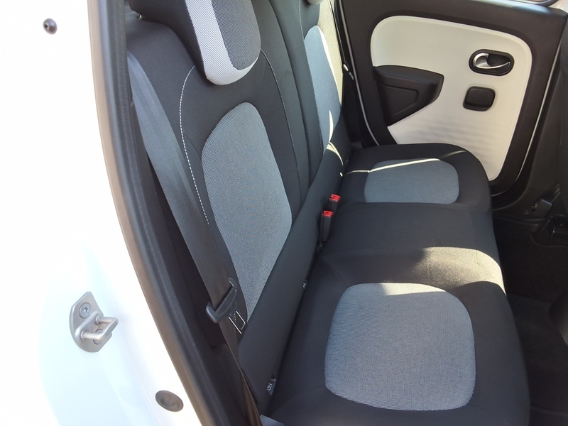 Fahrzeugabbildung Twingo CARPLAY/KLIMA/TOUCH Bild 12 von 16