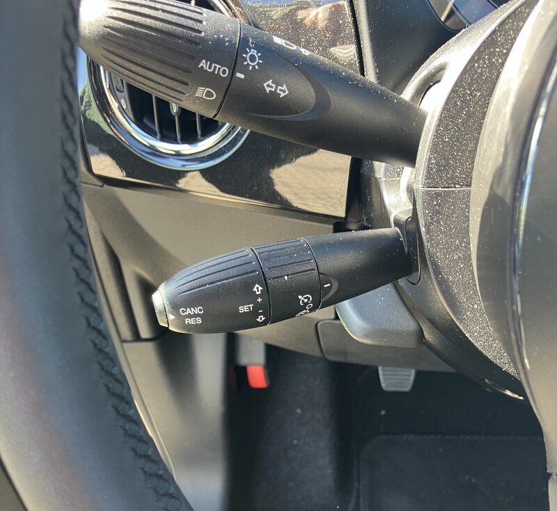 Fahrzeugabbildung 500 MY23 1.0 Klima & Sound PDC hinten Allwetterreife Bild 12 von 17