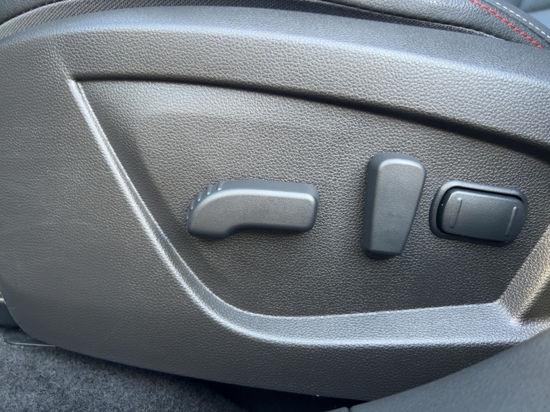Fahrzeugabbildung Arkana 1.3 TCe 160 R.S. LINE Bild 18 von 22