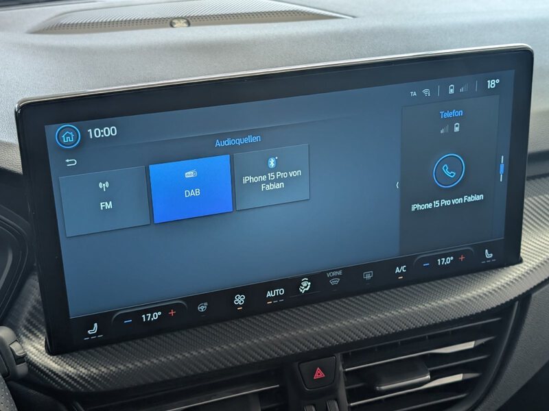 Fahrzeugabbildung Kuga 1.5 EcoBoost ST-Line X 4-Jahre FGS Bild 24 von 47