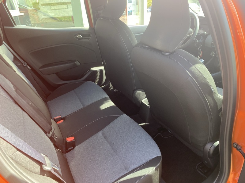 Fahrzeugabbildung Clio 5 EVOLUTION SCe 6 Bild 10 von 16