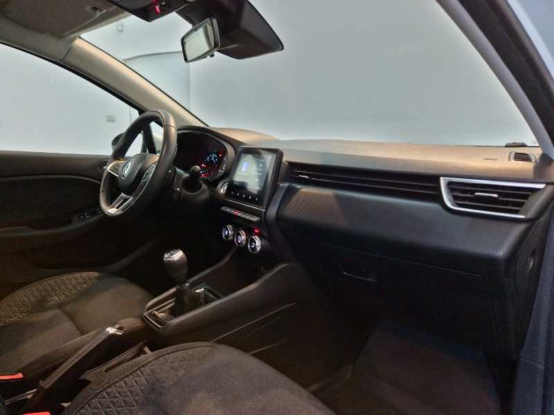 RENAULT Clio 2022 — imagine 37