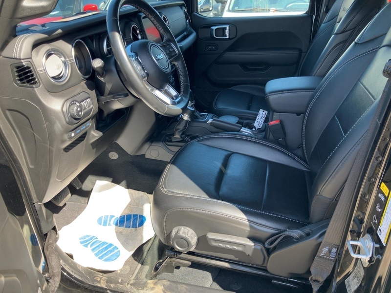 Fahrzeugabbildung Wrangler 4x4 Automatik, Carplay Bild 13 von 20
