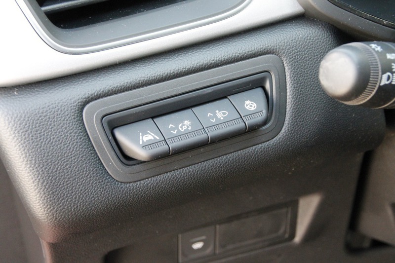 Fahrzeugabbildung Captur Techno Mild Hybrid 140 Bild 13 von 21