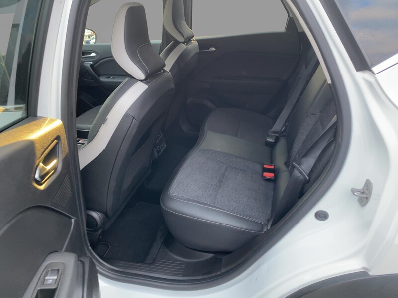 Fahrzeugabbildung Captur TECHNO TCe 140 Bild 8 von 20