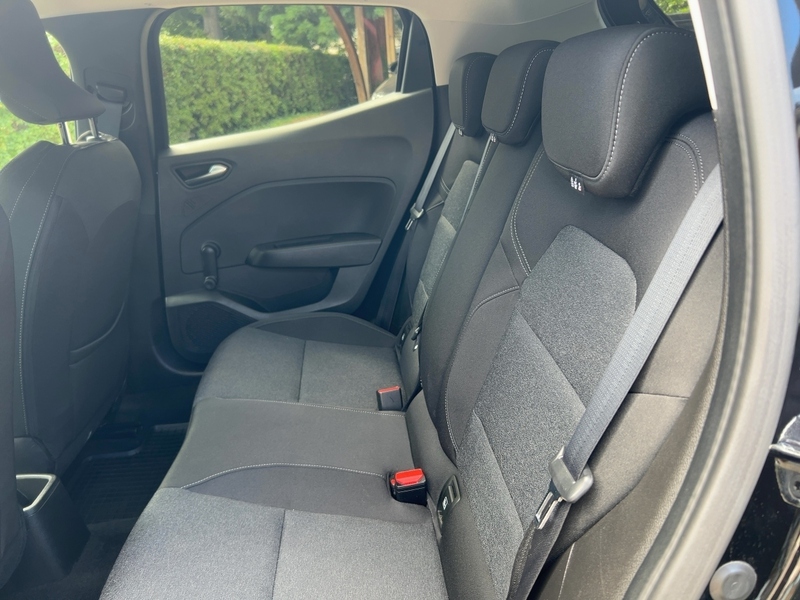 Fahrzeugabbildung Clio TCe 90 Zen *Klima,PDC,SHZ* Bild 11 von 15