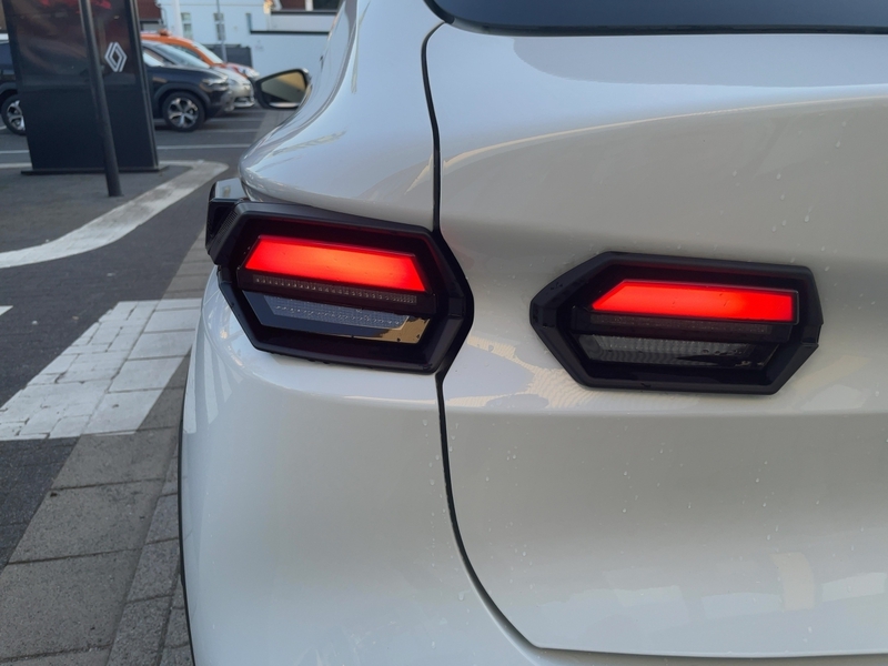 Fahrzeugabbildung Clio +Einparkhilfe+Klimaanlage Bild 20 von 50