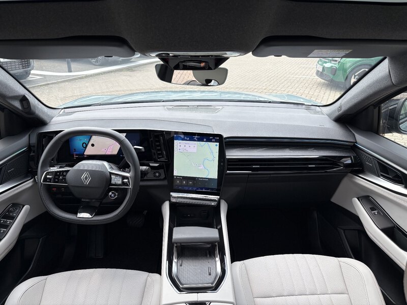 Fahrzeugabbildung Espace 6 Iconic Full Hybrid Bild 6 von 13