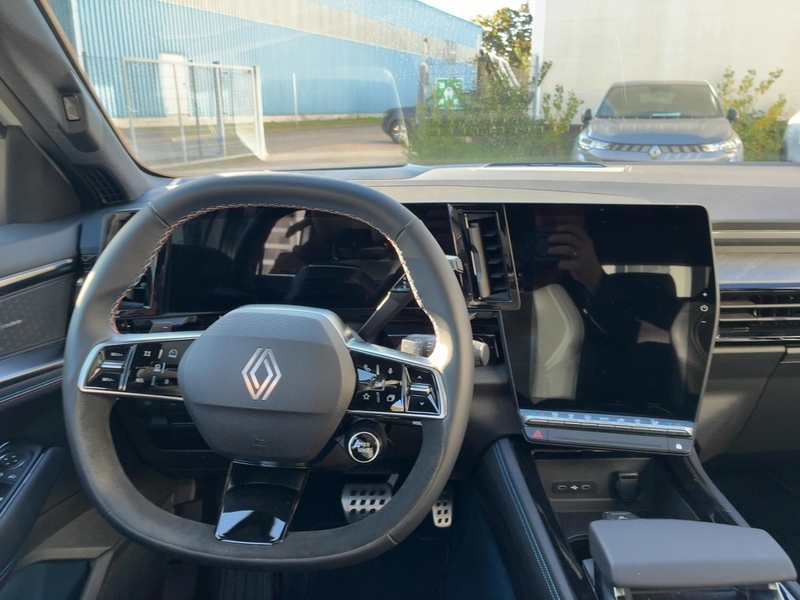 Fahrzeugabbildung Rafale Atelier Alpine Plug-in Hybrid 300 4x4*GJR Bild 8 von 15