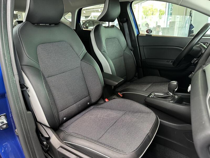 Fahrzeugabbildung Captur INTENS E-TECH Plug-in 160  Bild 11 von 50