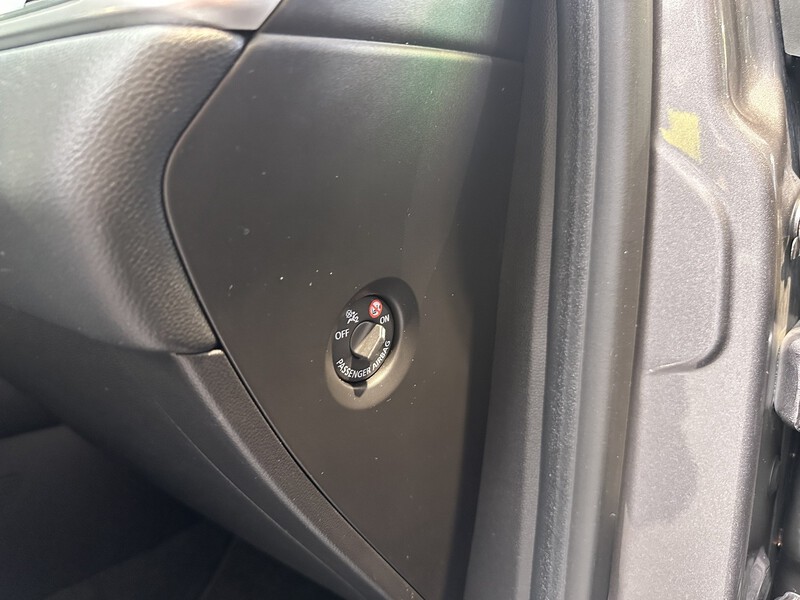 Fahrzeugabbildung Captur INTENS TCe 140 EDC Bild 11 von 50