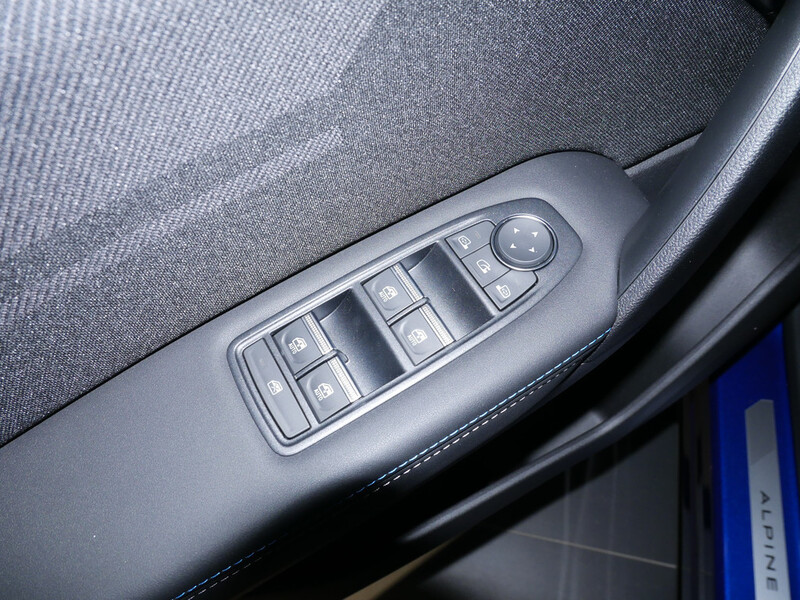 Fahrzeugabbildung Symbioz Esprit Alpine E-TECH Full Hybrid 145 Bild 8 von 18