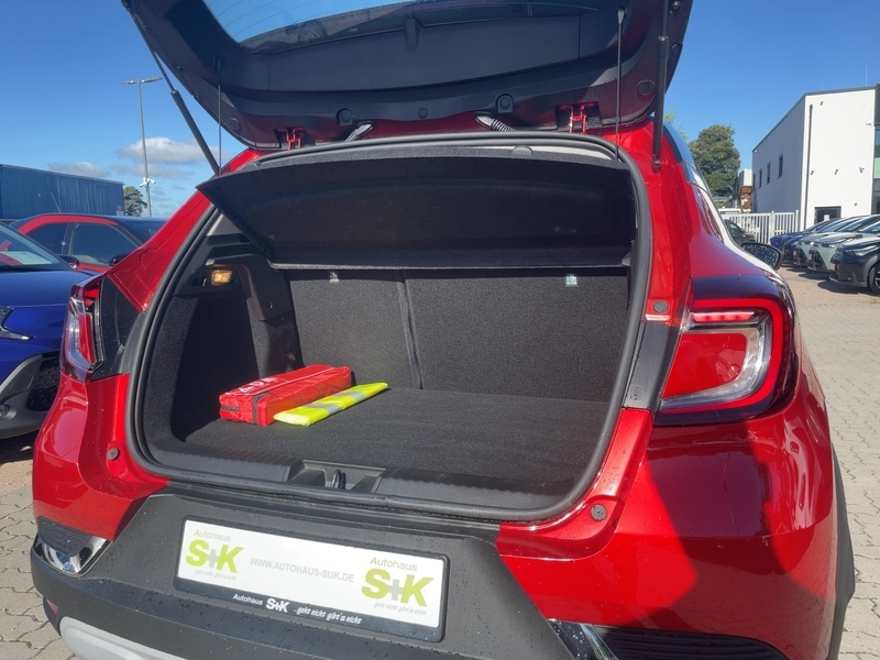 Fahrzeugabbildung Captur INTENS E-TECH PLUG-IN 160 +CARPLAY+GJR+KAM+SHZ+ Bild 12 von 15