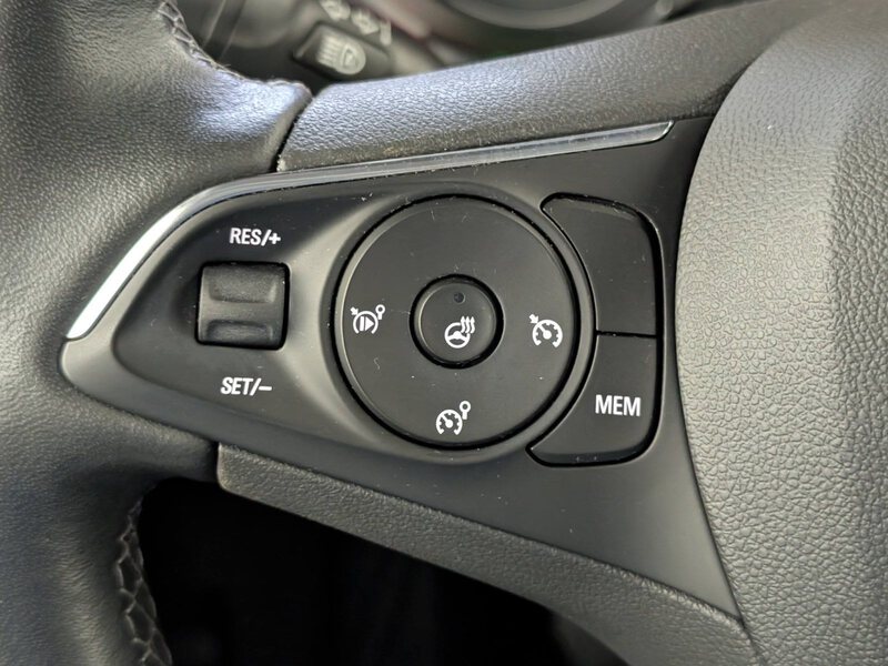 Fahrzeugabbildung Crossland 1.2 Turbo Elegance LED Navi Bild 26 von 32