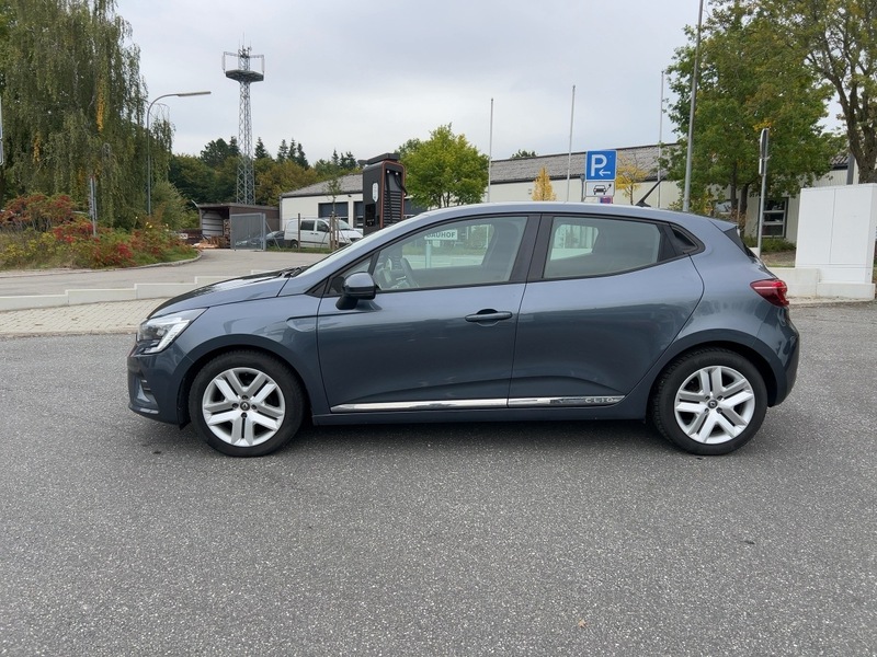 Fahrzeugabbildung Clio *Standort Malente* Bild 2 von 15
