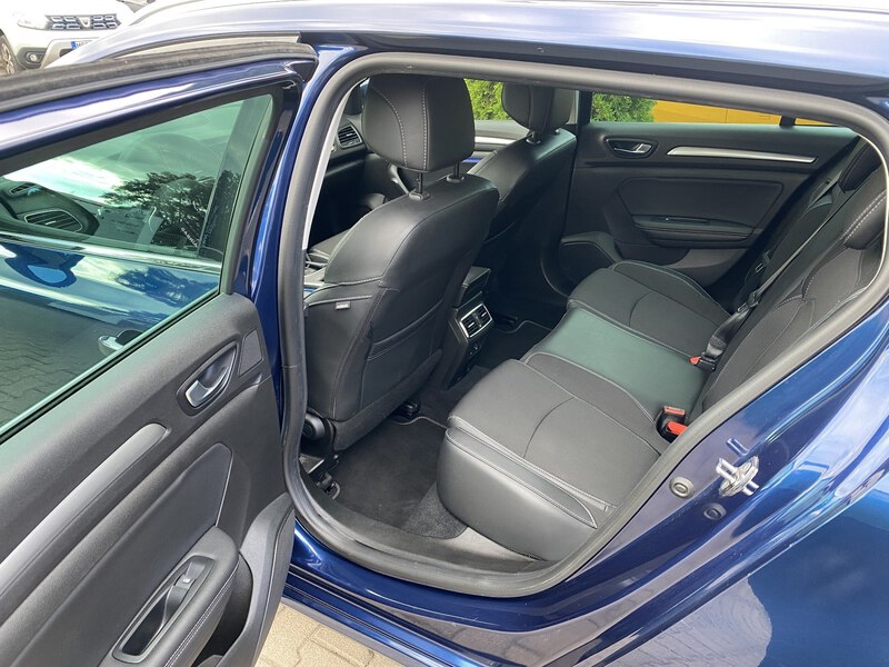 Fahrzeugabbildung Megane Grandtour INTENS E-TECH PLUG-IN 160 Bild 8 von 19