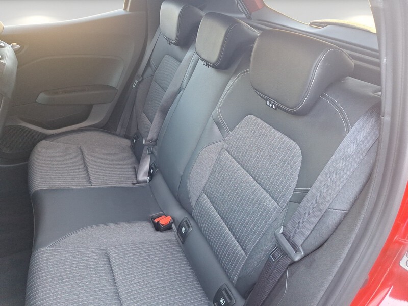 Fahrzeugabbildung Clio TECHNO TCe 90 Bild 7 von 17