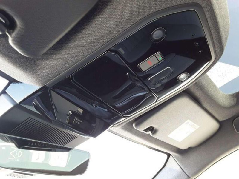 Fahrzeugabbildung Espace TECH Hybrid 200 Iconic 7S Bild 16 von 19