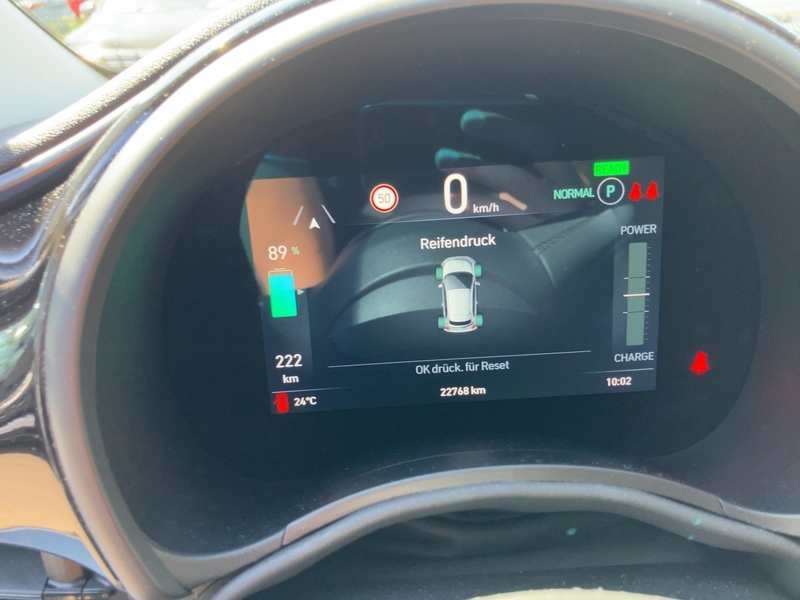Fahrzeugabbildung Clio Allwetter*Klima*Carplay Bild 18 von 19
