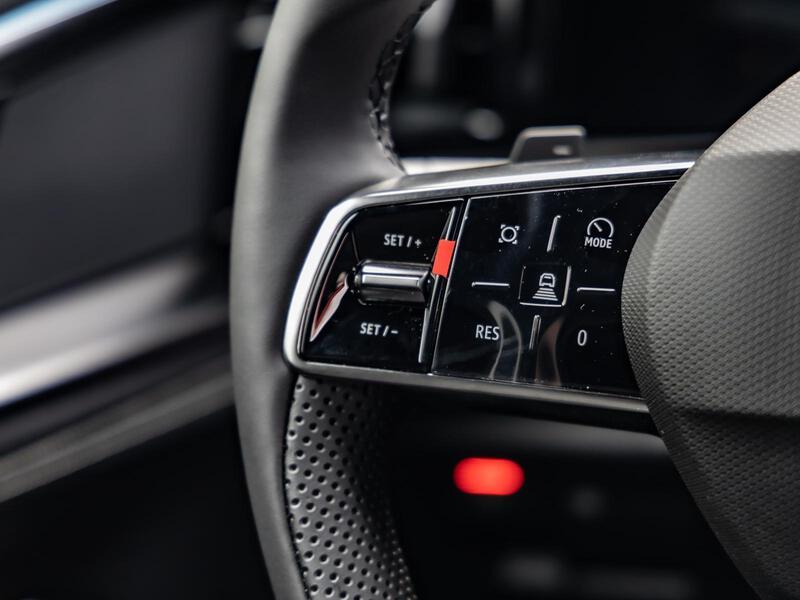 Fahrzeugabbildung Austral Techno Full Hybrid 200 Bild 9 von 15