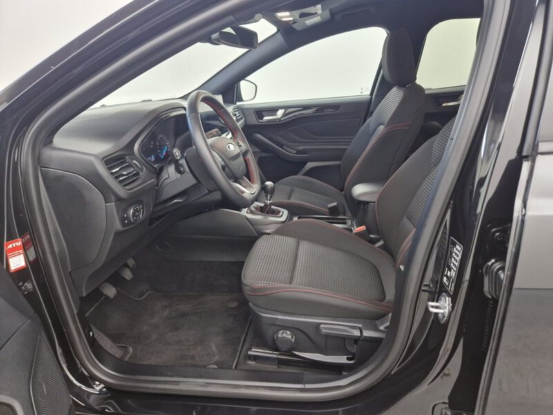 Fahrzeugabbildung Focus 1.0 EcoBoost ST-Line Turnier SYNC4 Bild 7 von 25