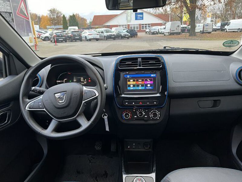 Fahrzeugabbildung Spring Business Automatik Klima*Navi*Rückfahrcam Bild 7 von 12
