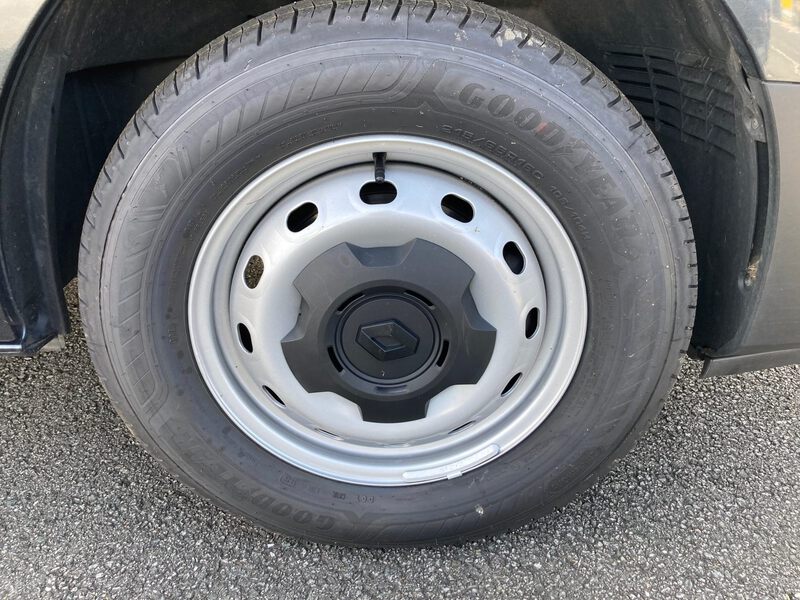 Fahrzeugabbildung Trafic Lkw Komfort L1H1 3,0t Blue dCi 170 Bild 12 von 12