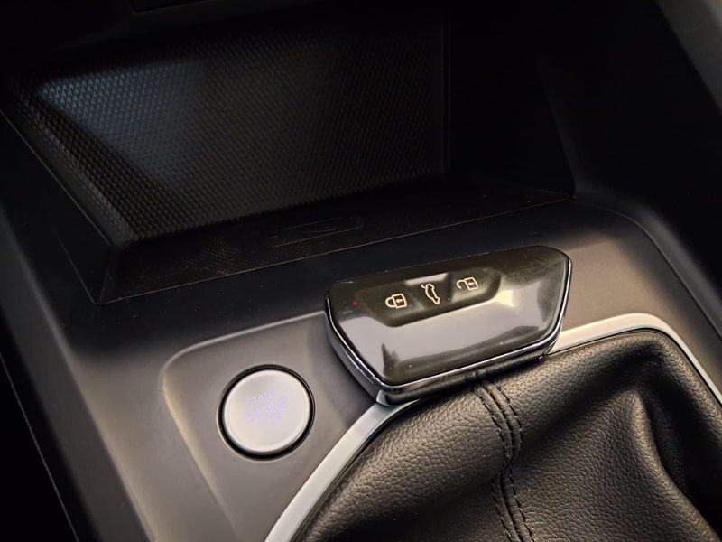 VOLKSWAGEN Golf 2022 — imagine 7