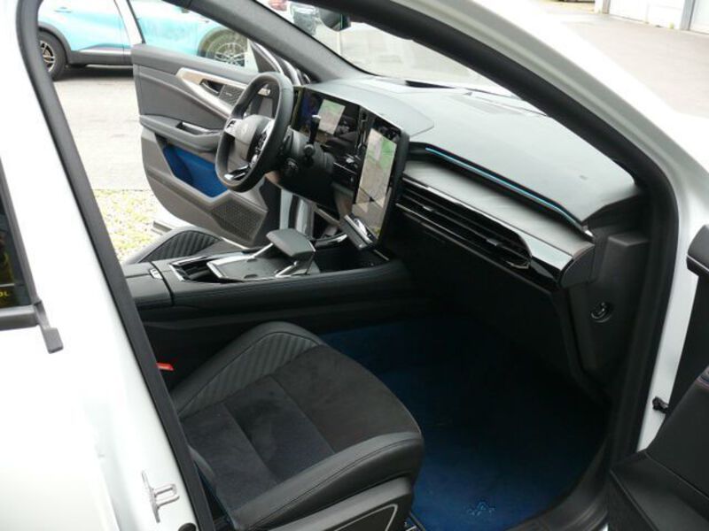 Fahrzeugabbildung Rafale Rafale Atelier Alpine E-Tech Plug-in Hybrid 300 4x4 Bild 20 von 30