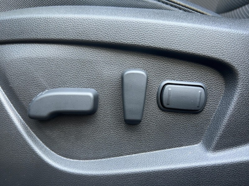 Fahrzeugabbildung Arkana Apple CarPlay BT Bild 18 von 22