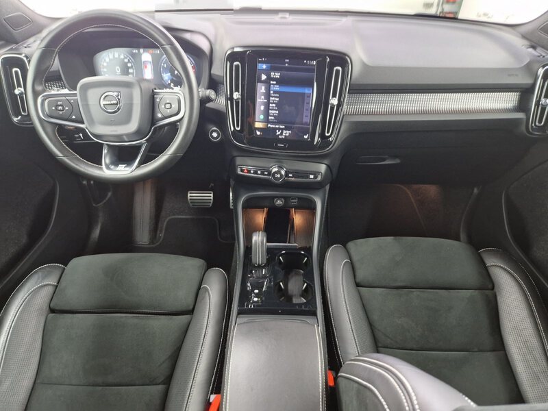 Fahrzeugabbildung XC40 R-Design Automatik SHZ LED Bild 15 von 27