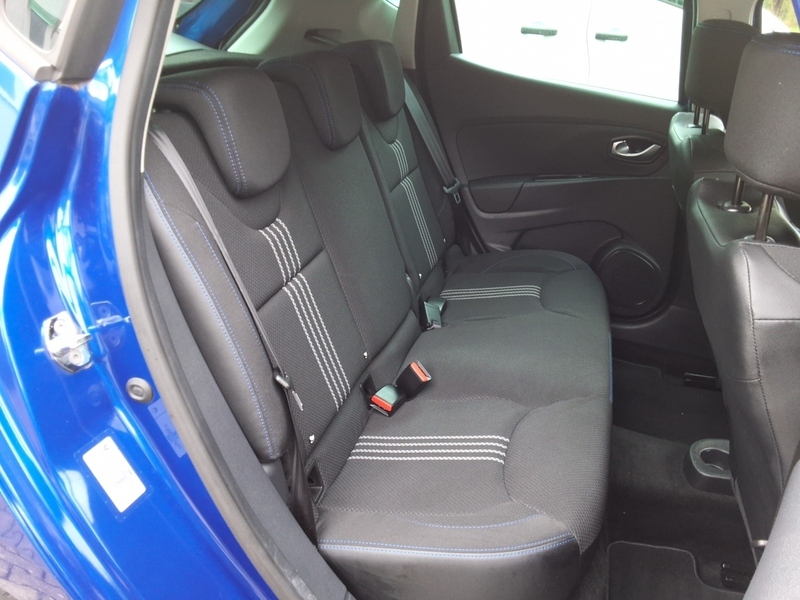 Fahrzeugabbildung Clio TCe 120 GT-LINE/PDC/RADIO/ Bild 12 von 16