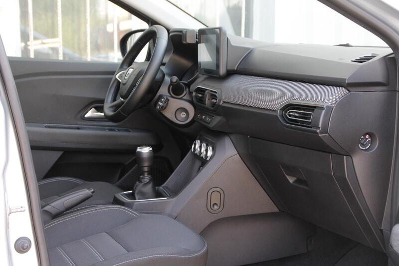 Fahrzeugabbildung Sandero III Comfort TCe 100 ECO-G Bild 20 von 27