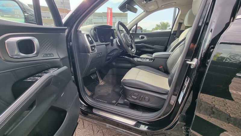 Fahrzeugabbildung Sorento Platinum 4WD Plug-In Hybrid Bild 14 von 23